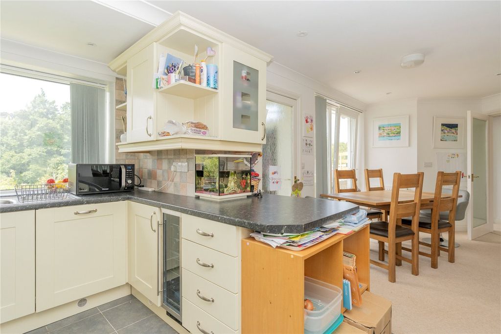Property photo 3 of 22 Picture No. 24