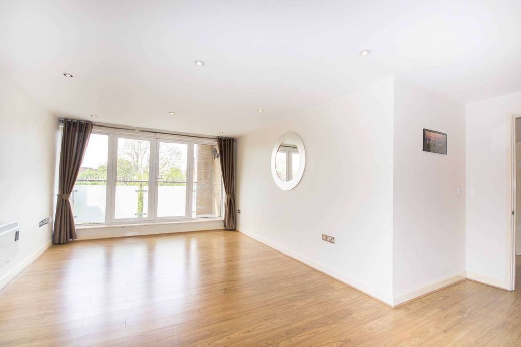 Property photo 3 of 9