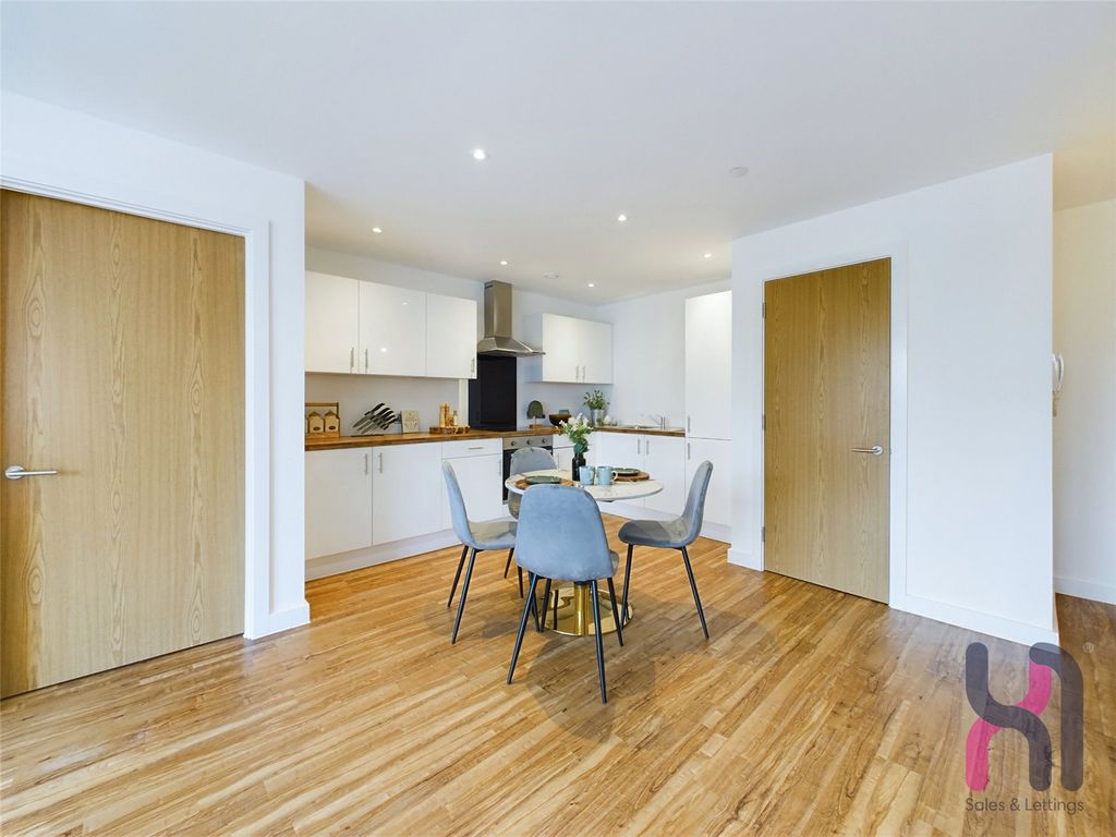 Property photo 3 of 10 Picture No. 06