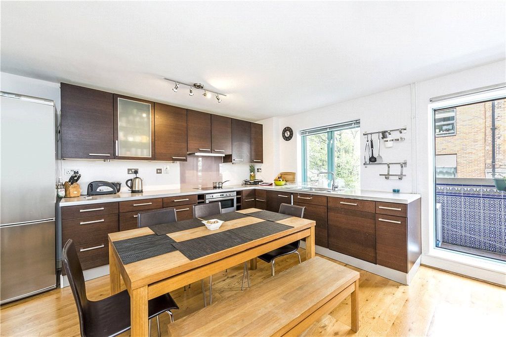 Property photo 2 of 14 Picture No. 11