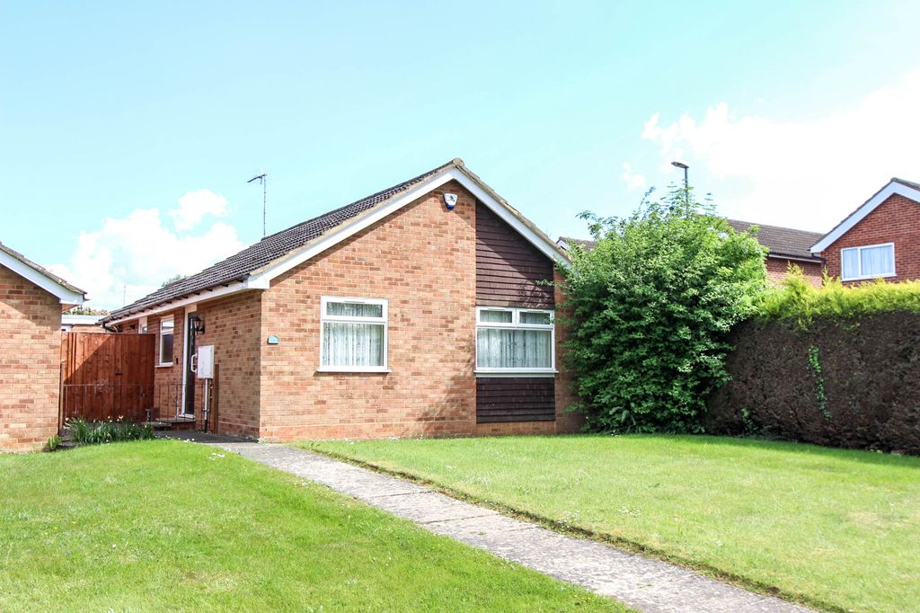 Property photo 2 of 11 Front