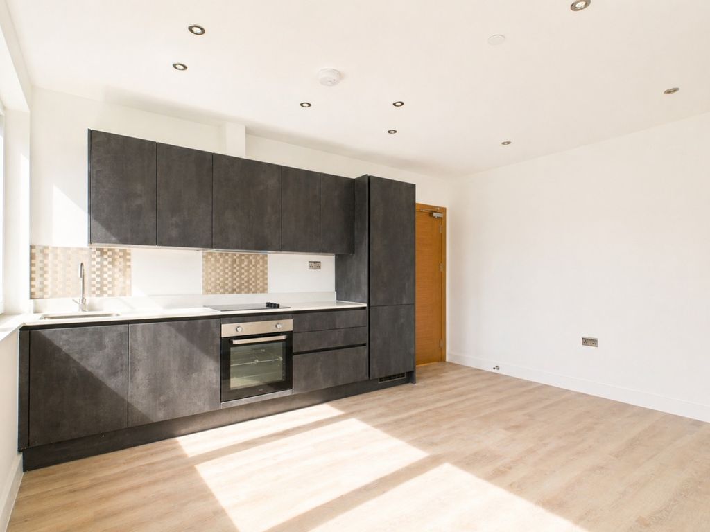 Property photo 3 of 6 Kitchen