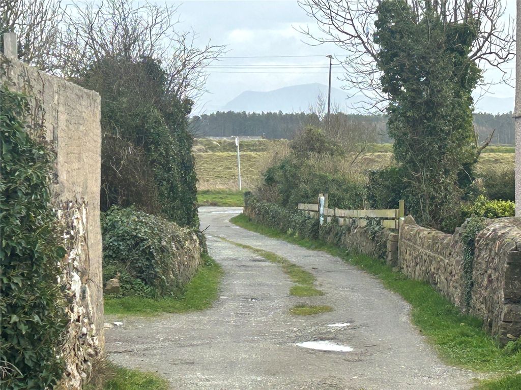 Property photo 3 of 6 Picture No. 14