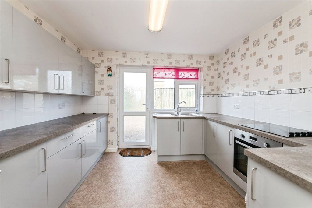 Property photo 3 of 12 Picture No. 11