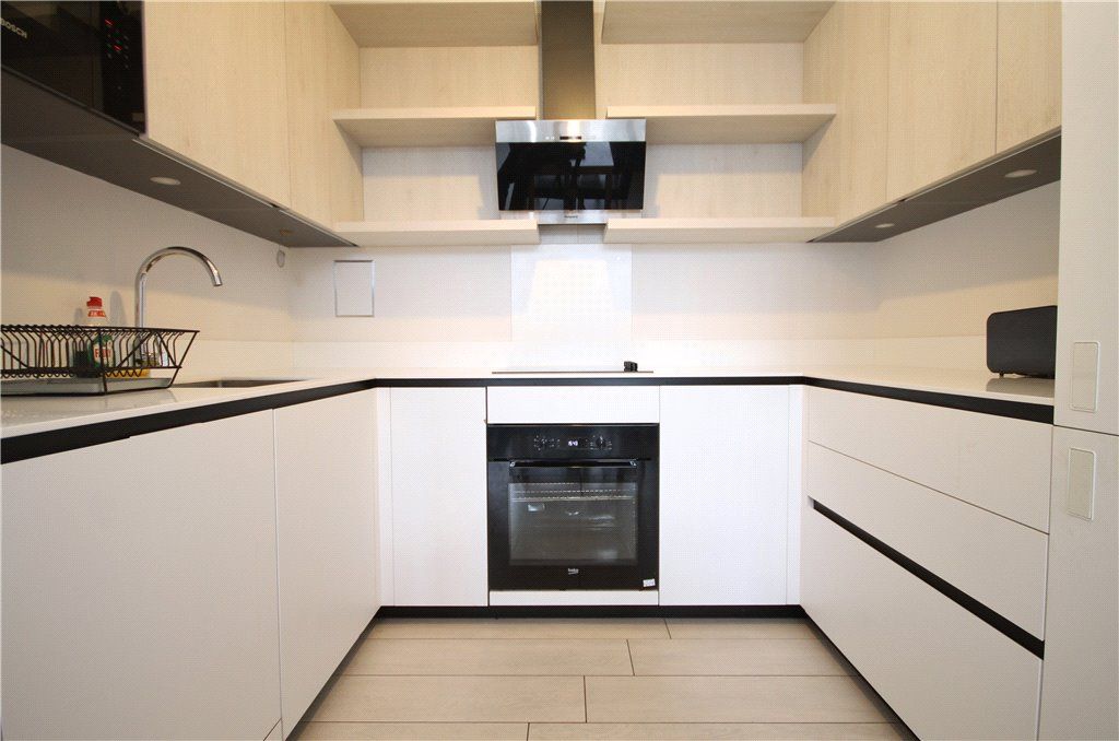 Property photo 3 of 11 Kitchen