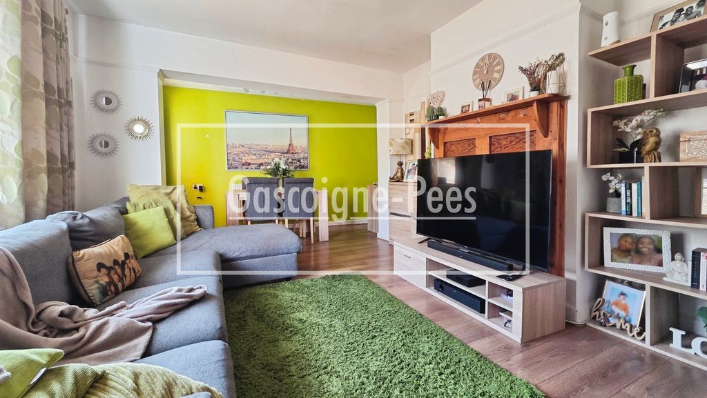 Property photo 2 of 10