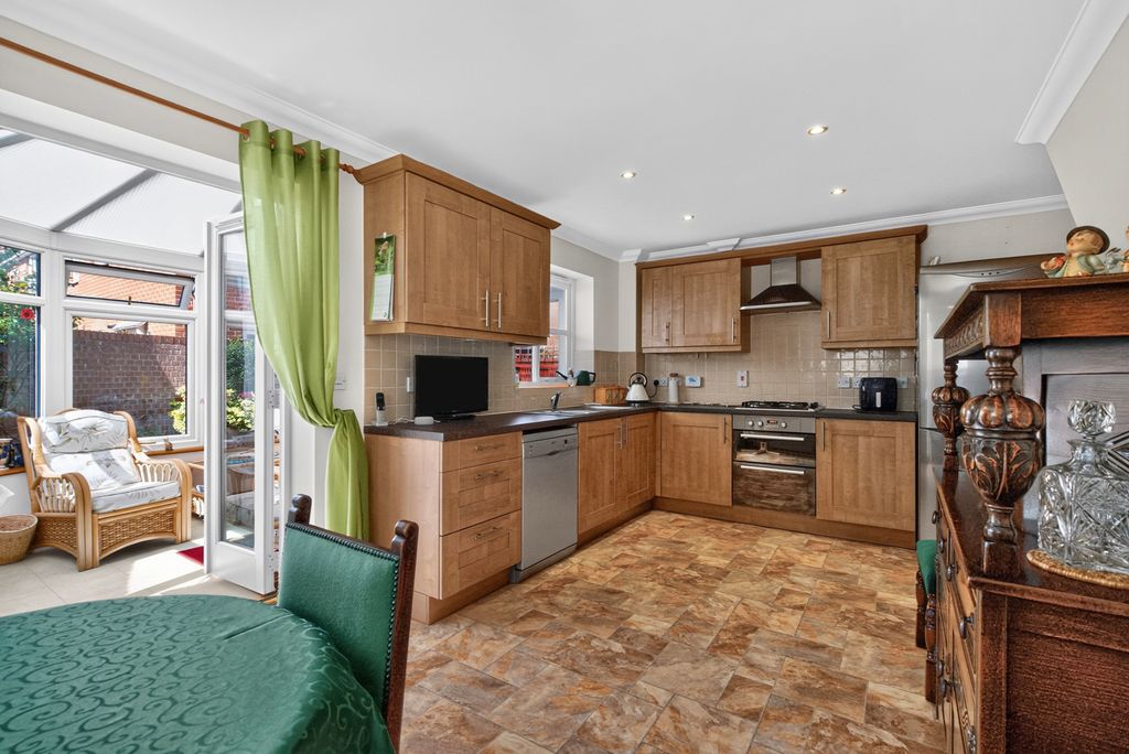 Property photo 2 of 22 Pbox-Img.Jpg