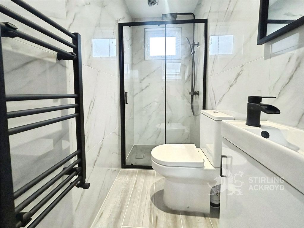 Property photo 3 of 5 Ensuite