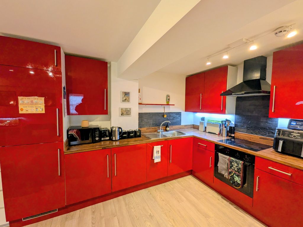 Property photo 2 of 12 Image