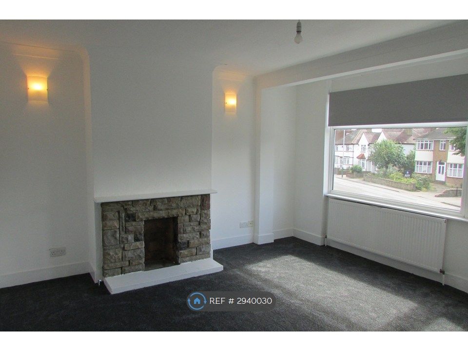 Property photo 3 of 11 Lounge