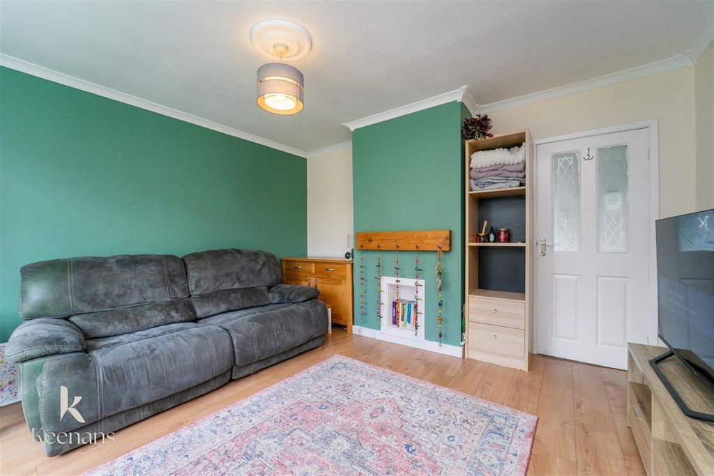 Property photo 2 of 14 Rr.Jpg