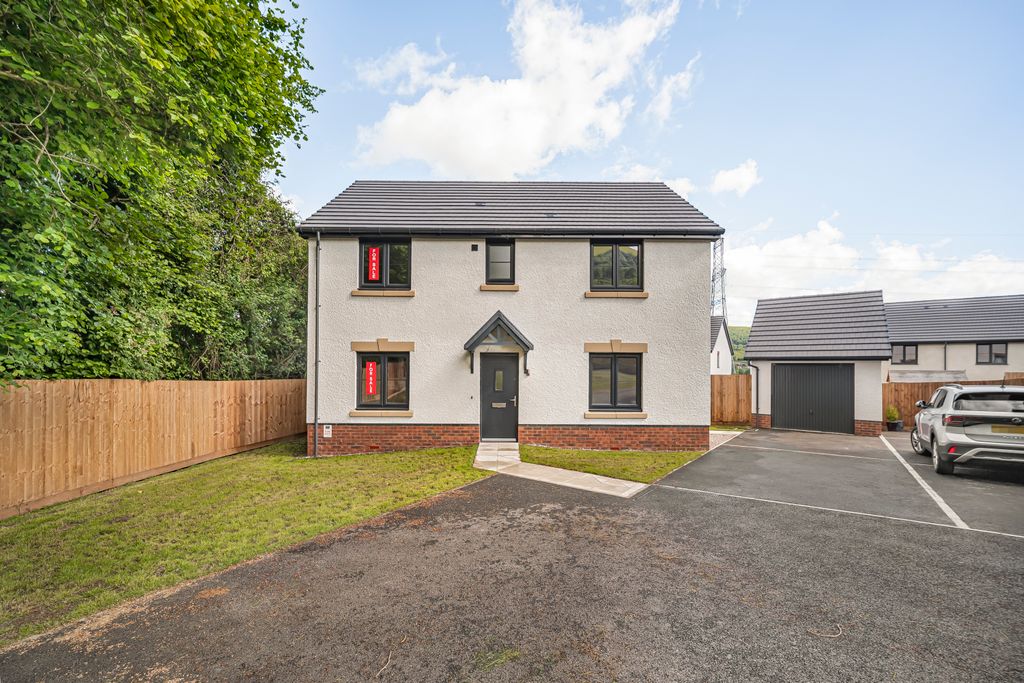 Property photo 1 of 50