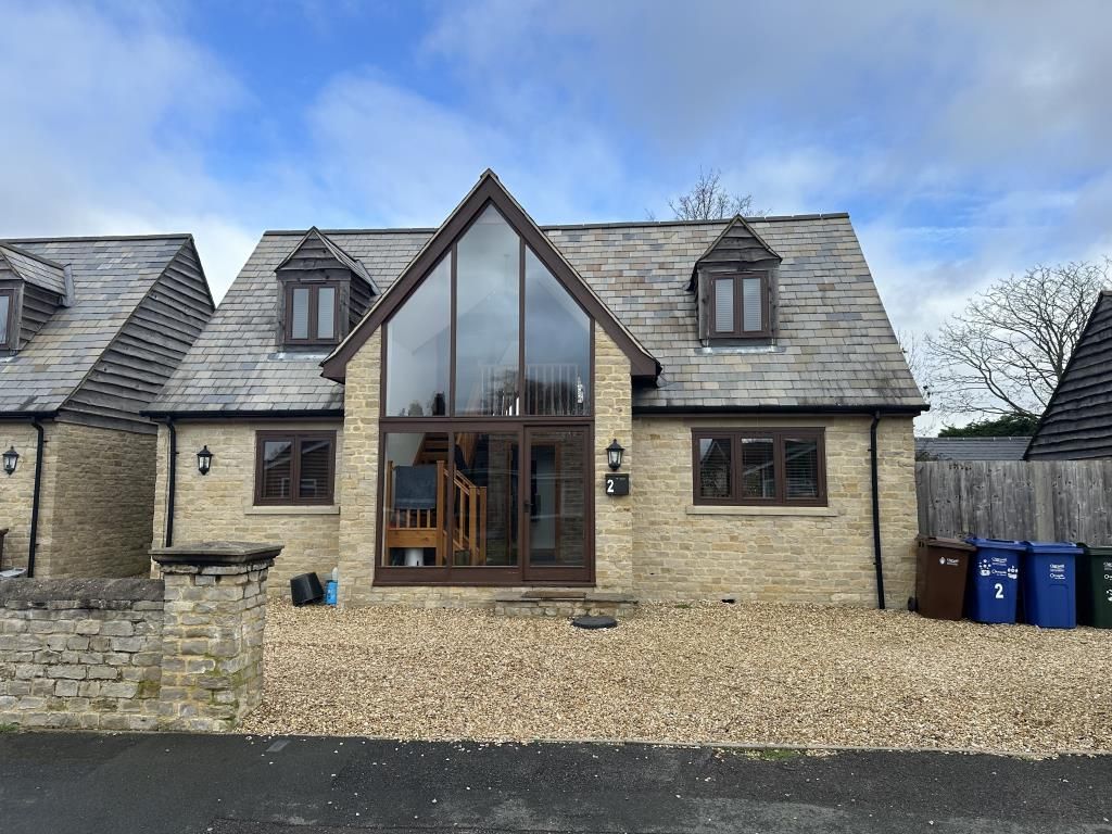 Property photo 1 of 12 Frontal