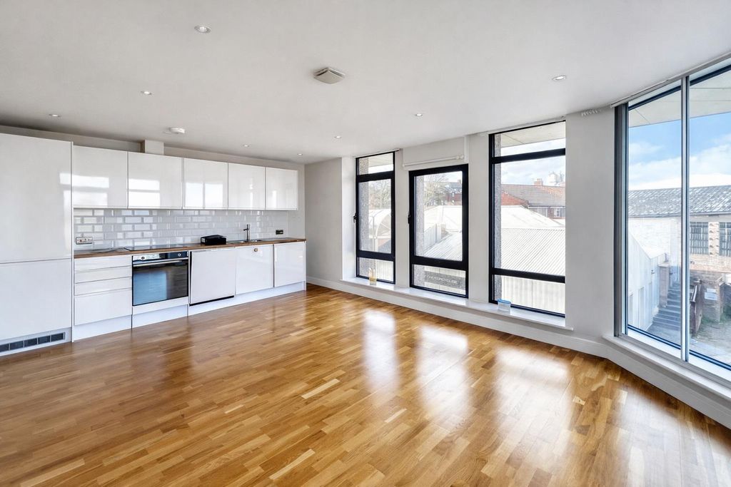 Property photo 2 of 15 Chatgpt Image Apr 2, 2026, 05_31_43 Pm.Png