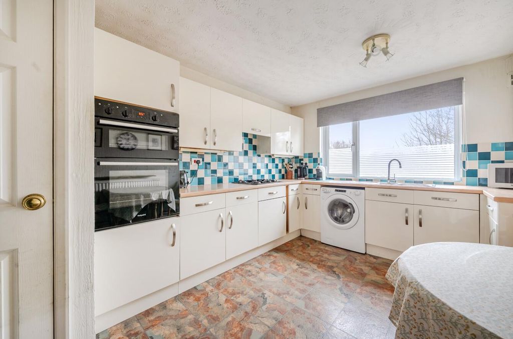 Property photo 3 of 17 1405090-16-69775976d667B.Jpg