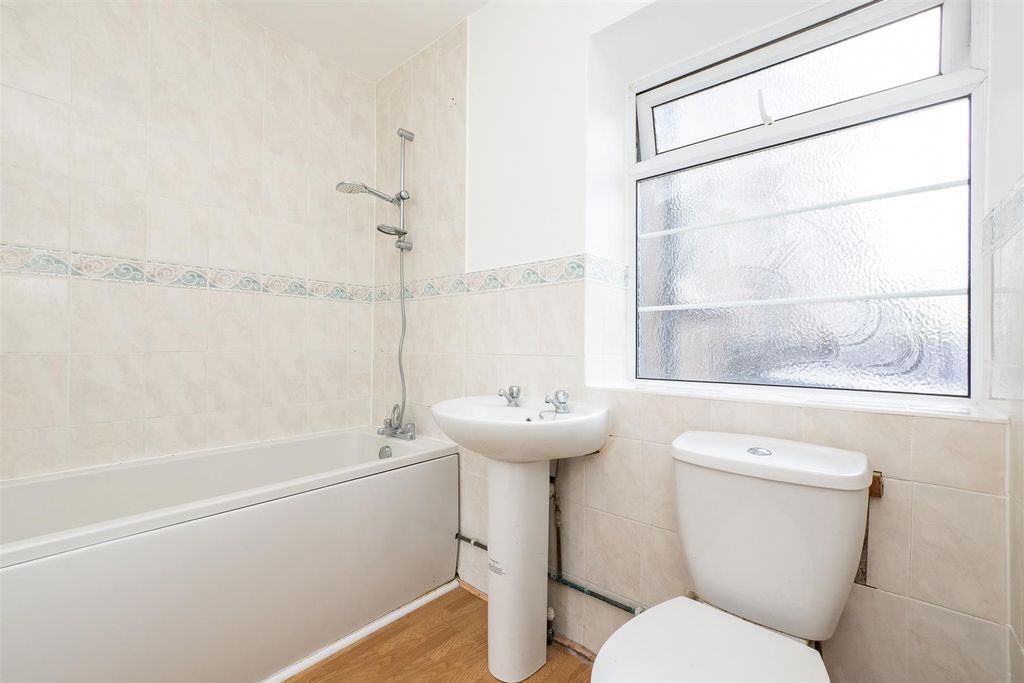 Property photo 3 of 7 H_Scr-014.Jpg
