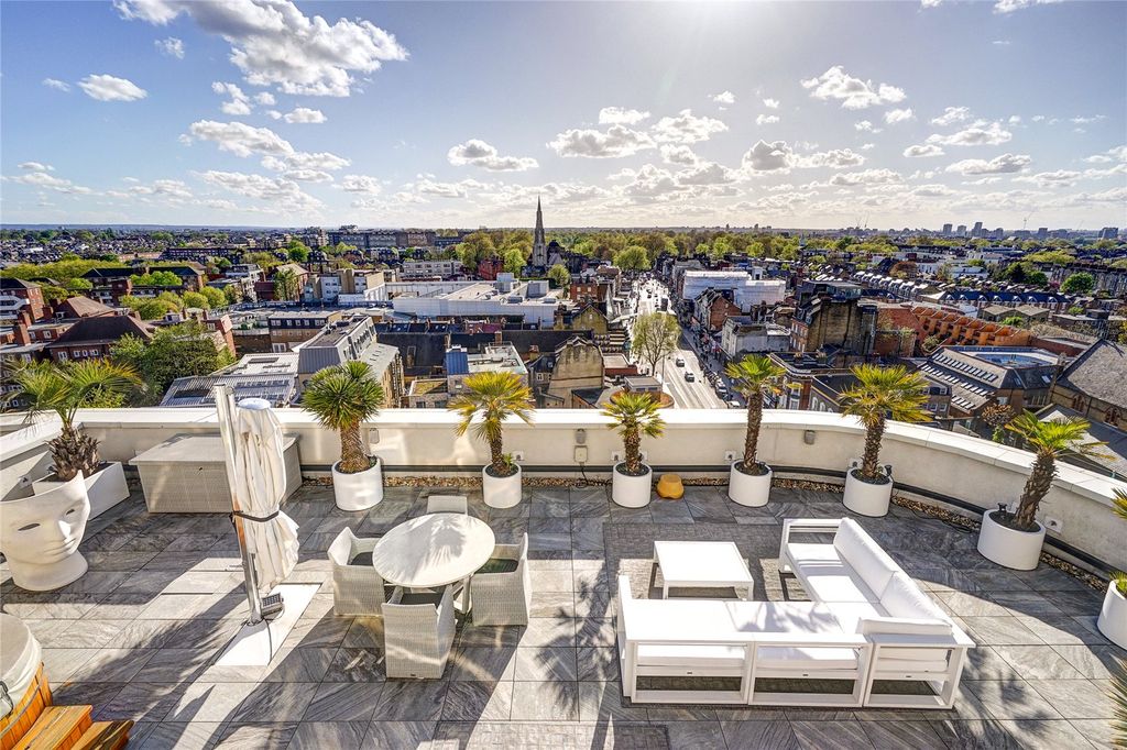 Property photo 1 of 17 Roof Terrace