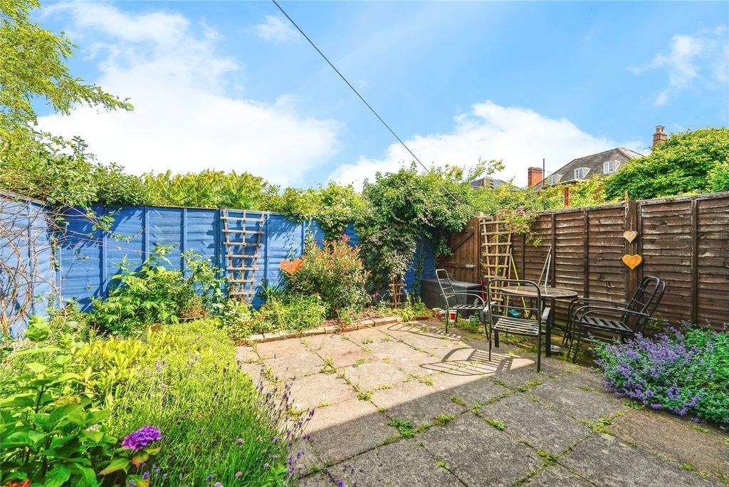 Property photo 2 of 17 Garden