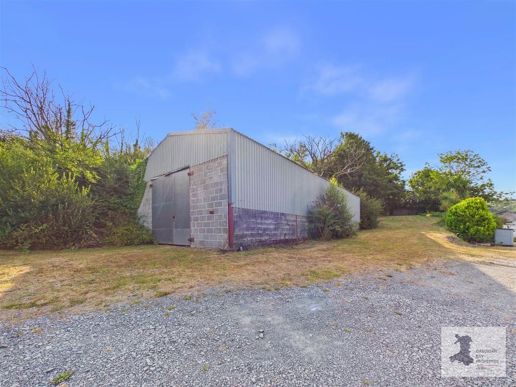 Property photo 2 of 51 Shed