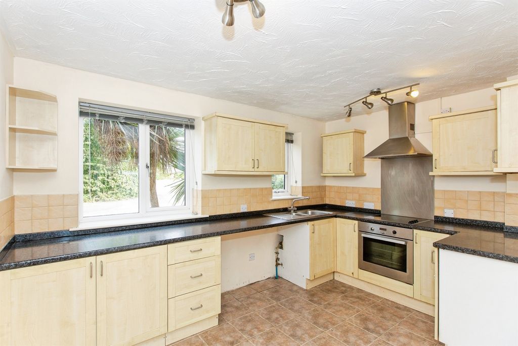 Property photo 3 of 14