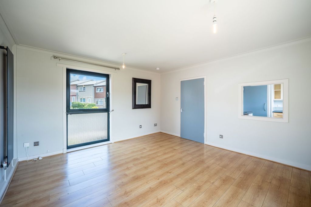 Property photo 2 of 26