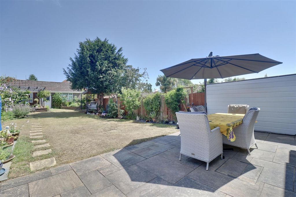 Property photo 1 of 29 027Fbd79-81Cb-475E-9Cab-00A68De92B5B_1_201_A.Jpeg