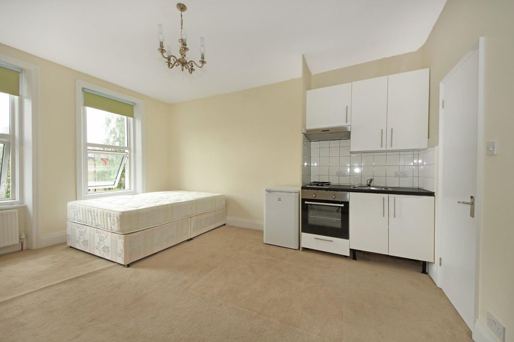 Property photo 2 of 8