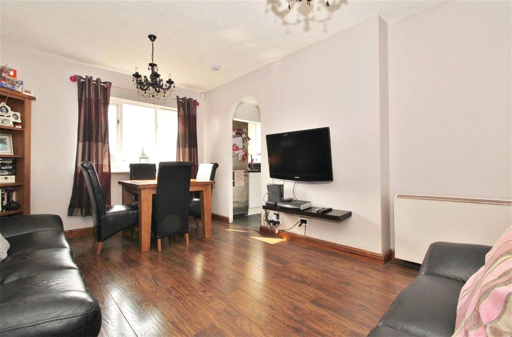 Property photo 2 of 11 Living Room