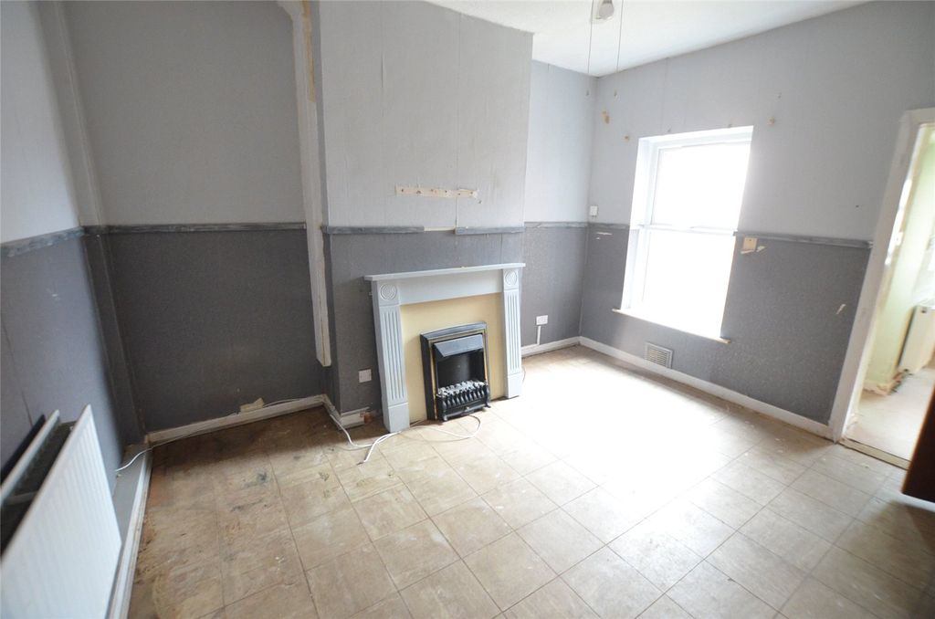 Property photo 3 of 8 Picture No. 05