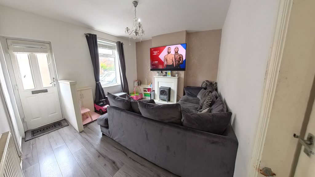 Property photo 2 of 20