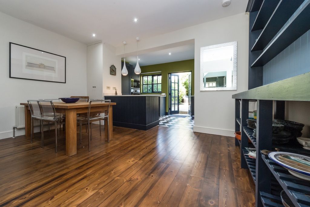 Property photo 2 of 11 2575993