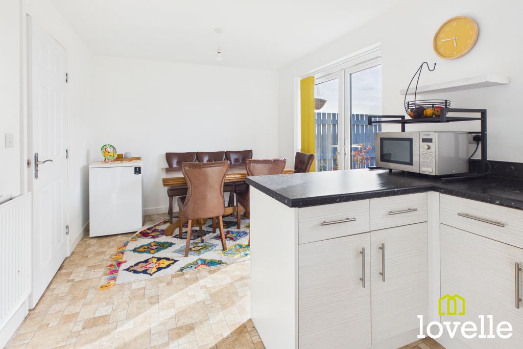 Property photo 3 of 26