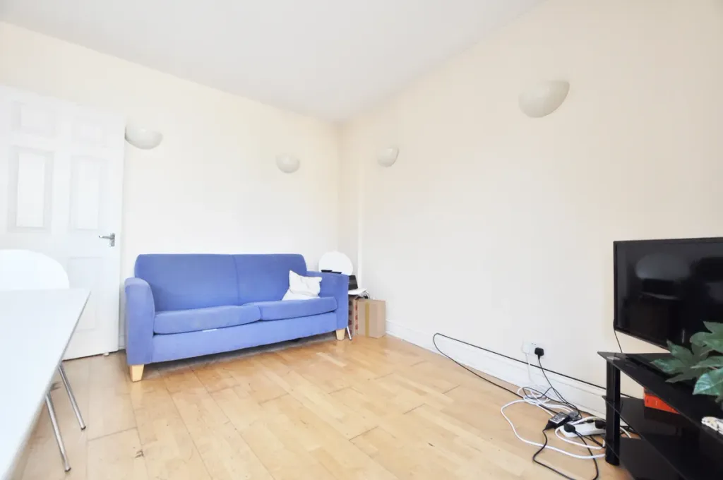 Property photo 2 of 6