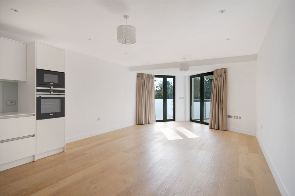 Property photo 2 of 11 Picture No. 21