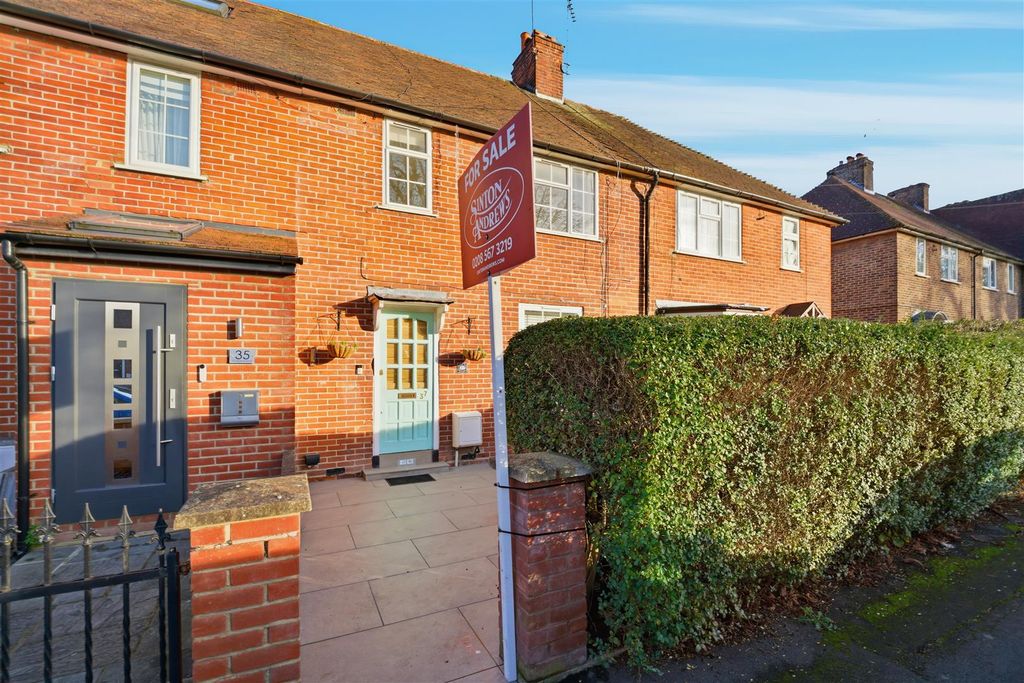 Property photo 1 of 15 37 Cuckoo Avenue A.Jpg