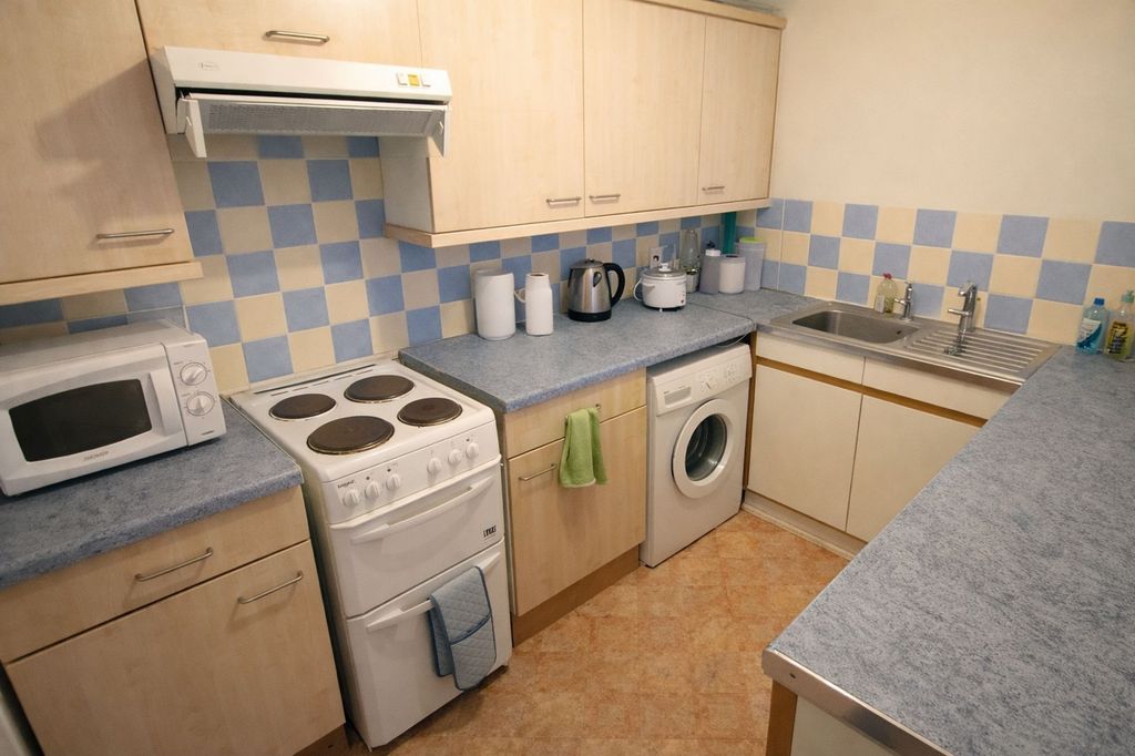 Property photo 3 of 6