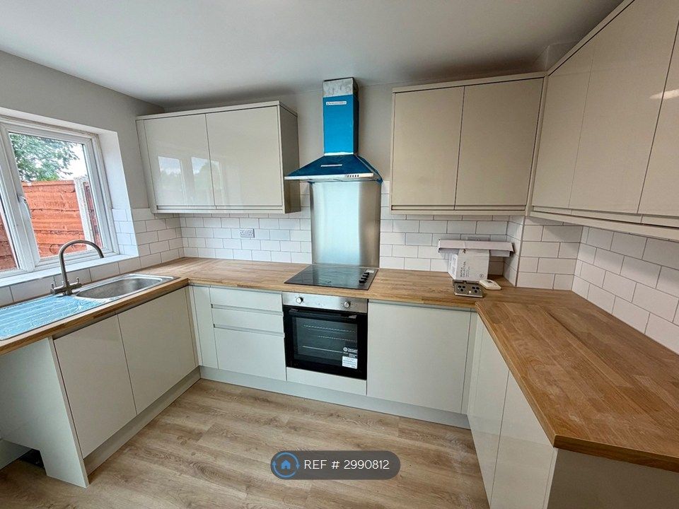 Property photo 2 of 13 Kitchen