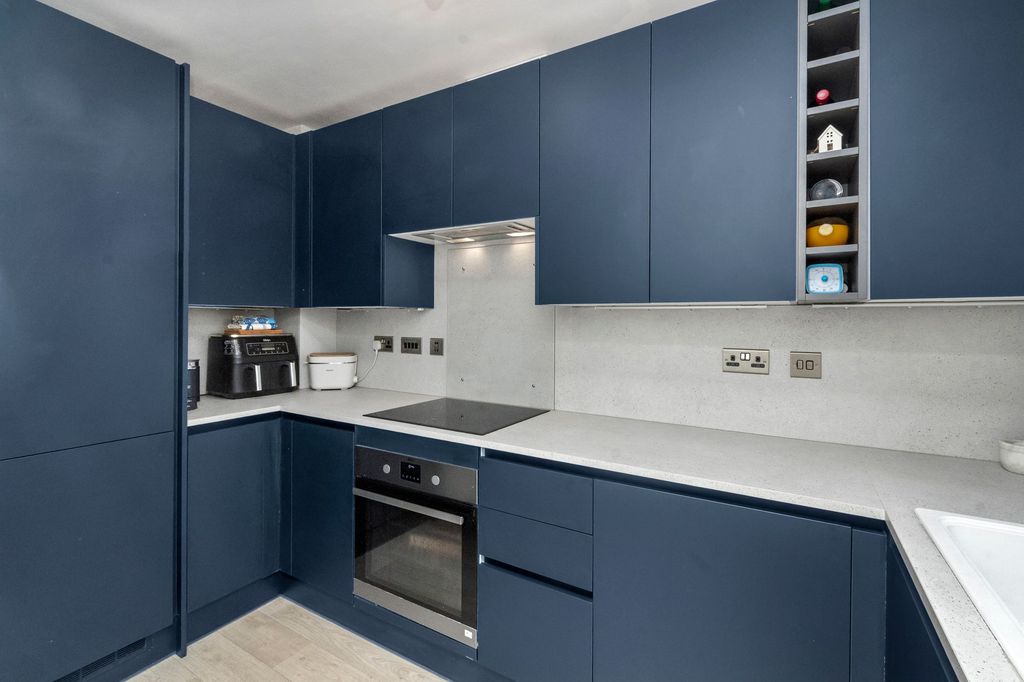 Property photo 3 of 35