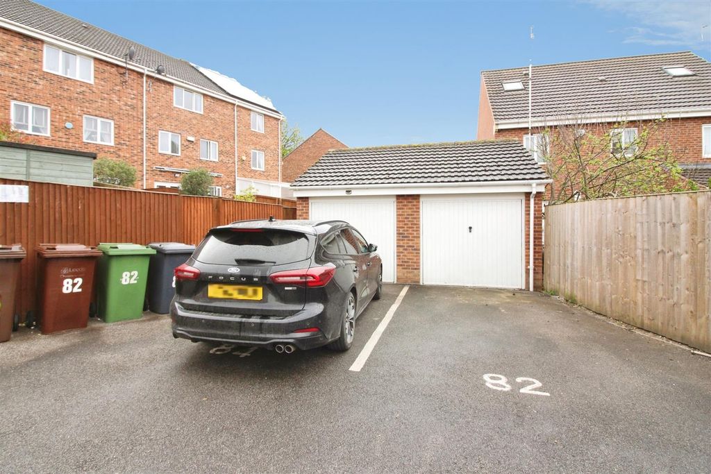 Property photo 2 of 21 Exterior