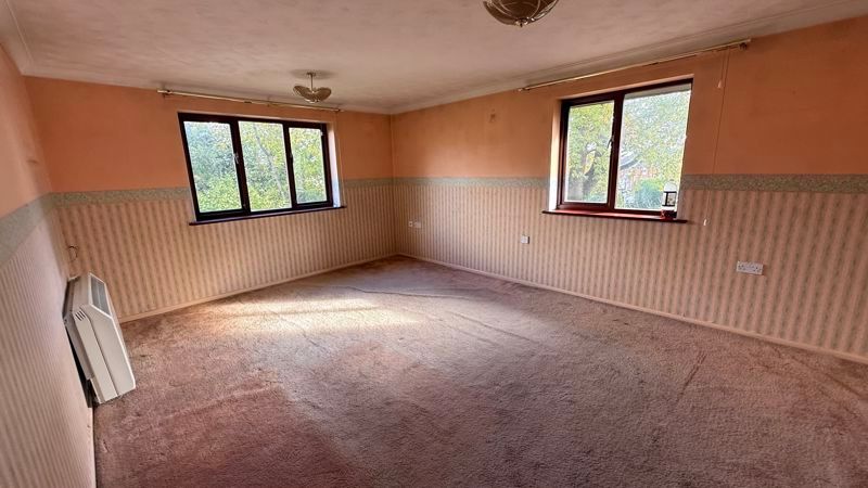 Property photo 3 of 4 Living Room