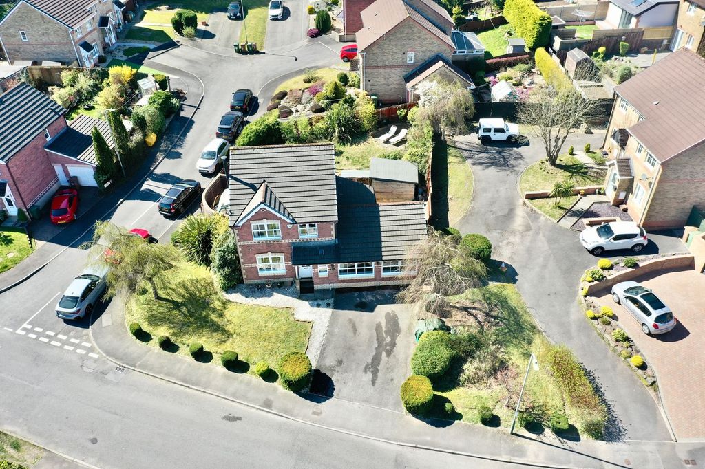 Property photo 1 of 41