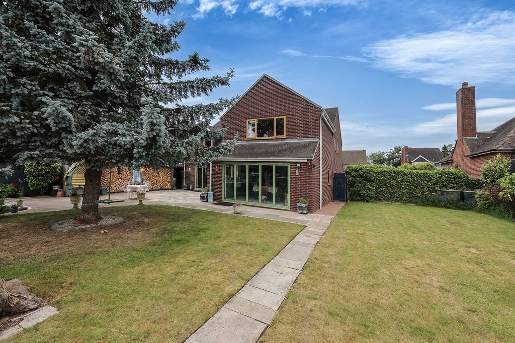 Property photo 2 of 67