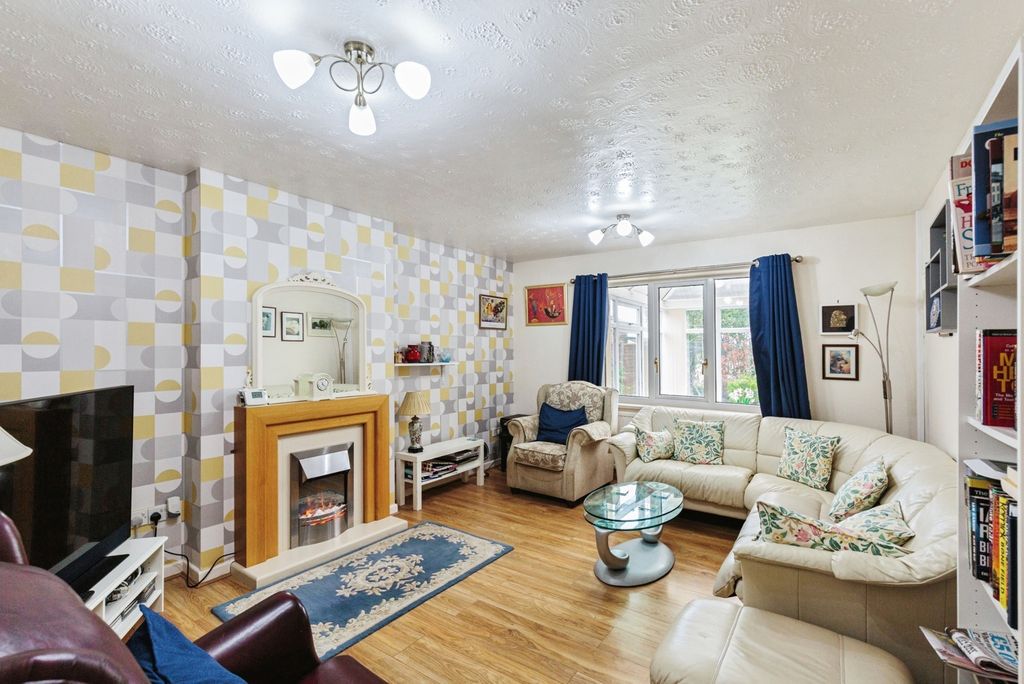 Property photo 3 of 15 Pbox-Img.Jpg