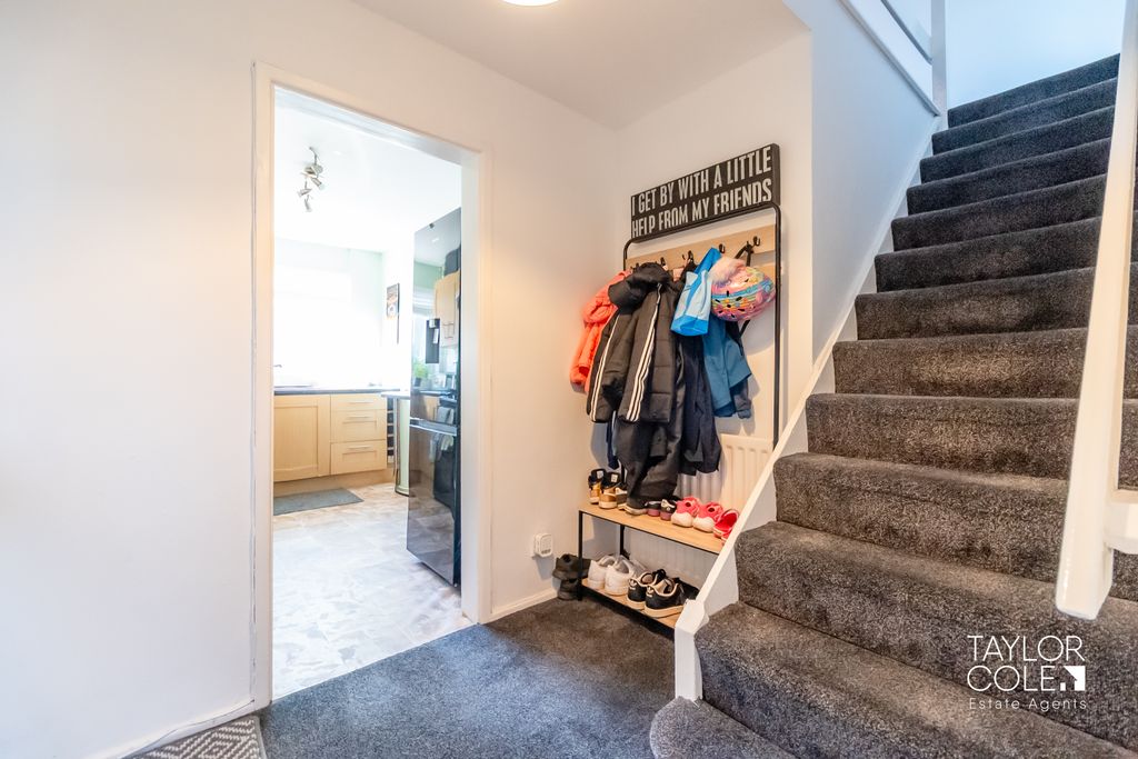 Property photo 2 of 33