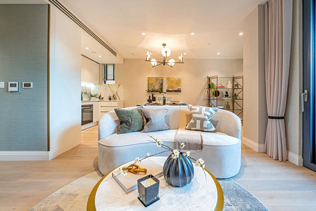 Property photo 3 of 17 Chelsea Riverview Marketing Suite Sw6_17.Jpg