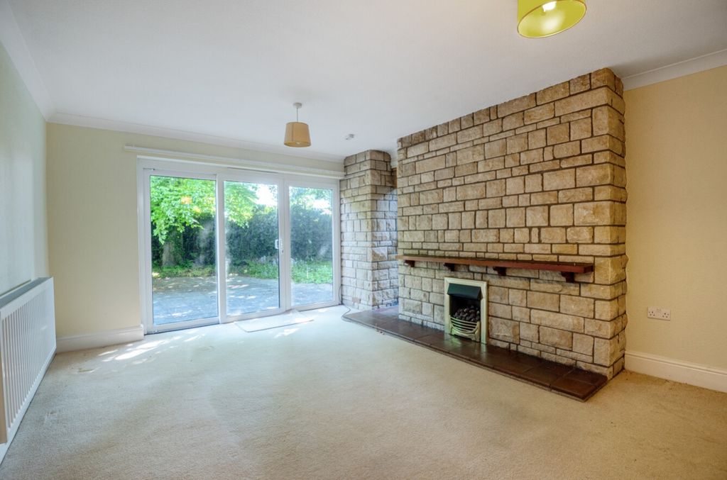 Property photo 2 of 30 1293644-11-6825B37d5Aa60-Arw