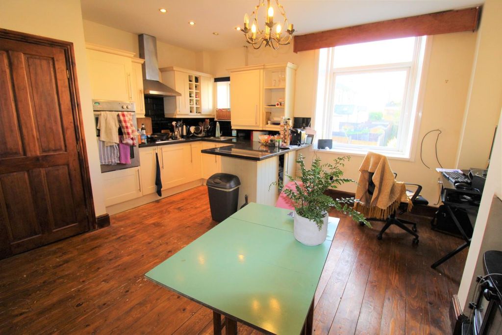 Property photo 3 of 6 Img_2213 (2).Jpg