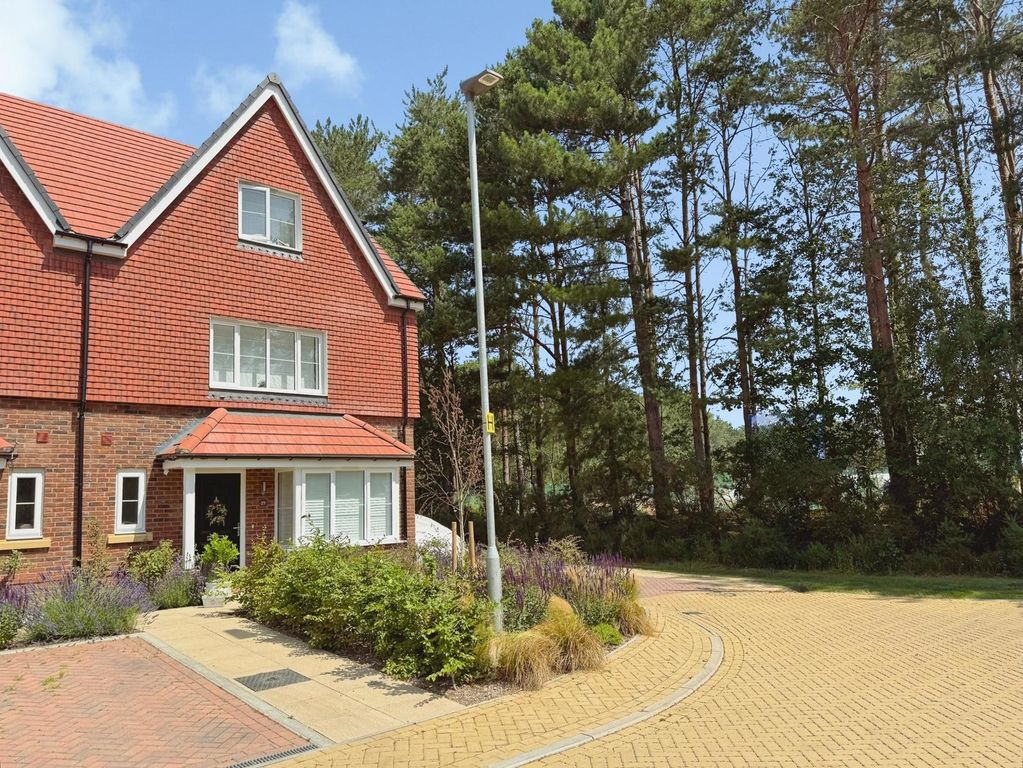 Property photo 1 of 24 Pbox-Img.Jpg