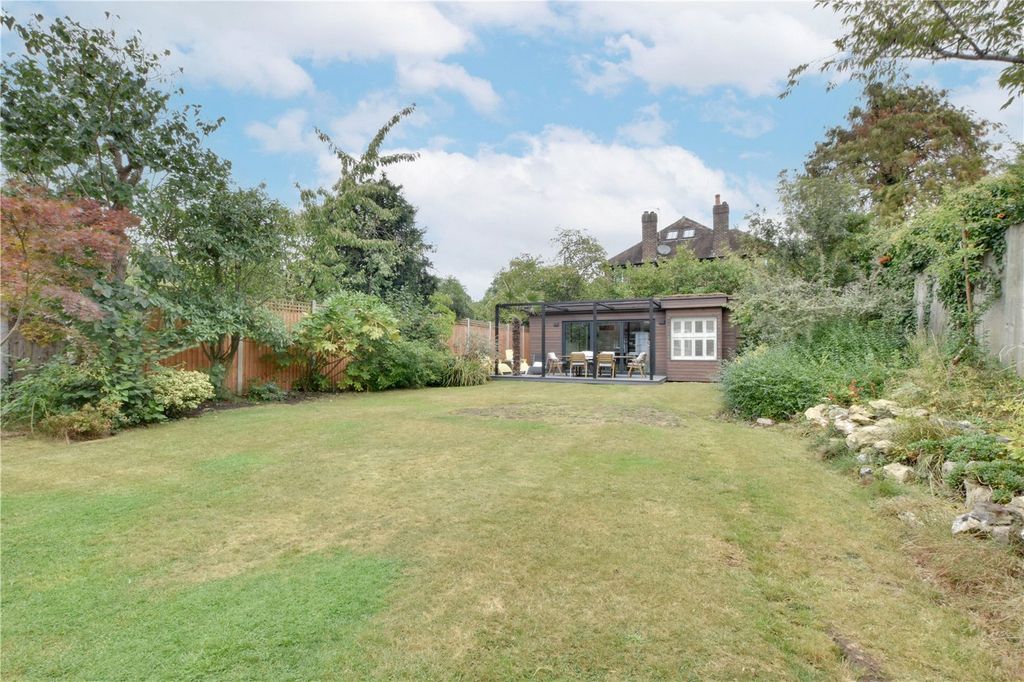 Property photo 2 of 37 Picture No. 33