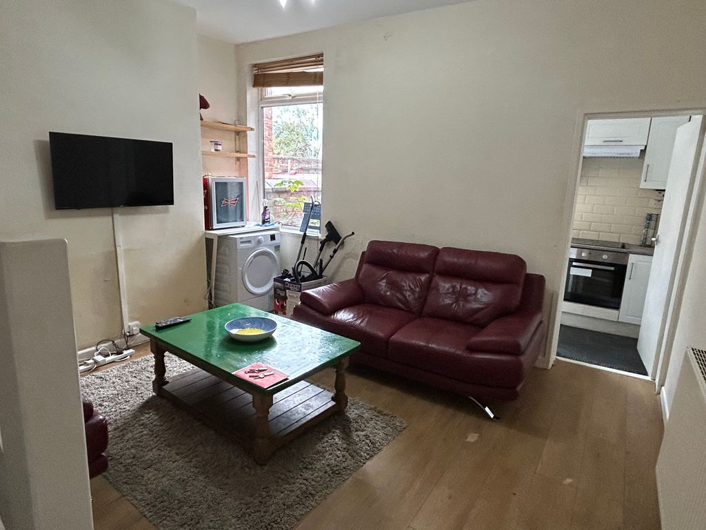 Property photo 2 of 6
